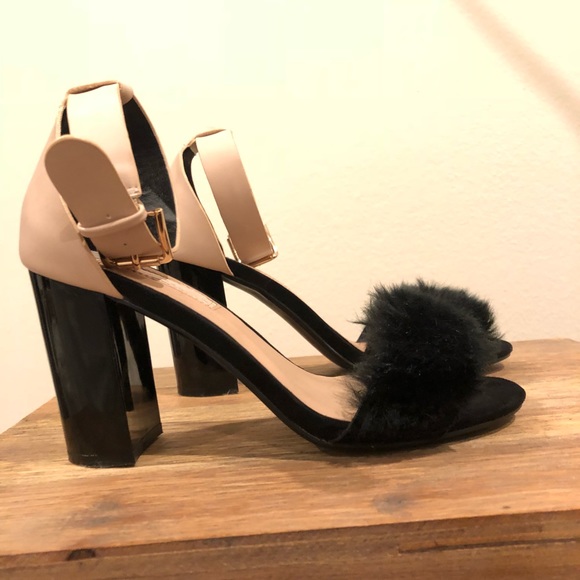 Faux fur sandal heels - Picture 2 of 6